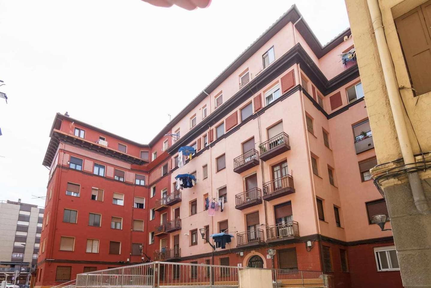 Vivienda Turistica Reformada Con Encanto Bilbao Bagian luar foto
